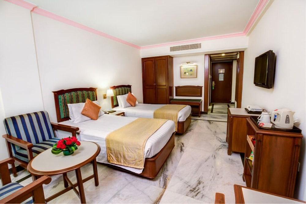 Hotel Radha Regent, Chennai Exterior foto