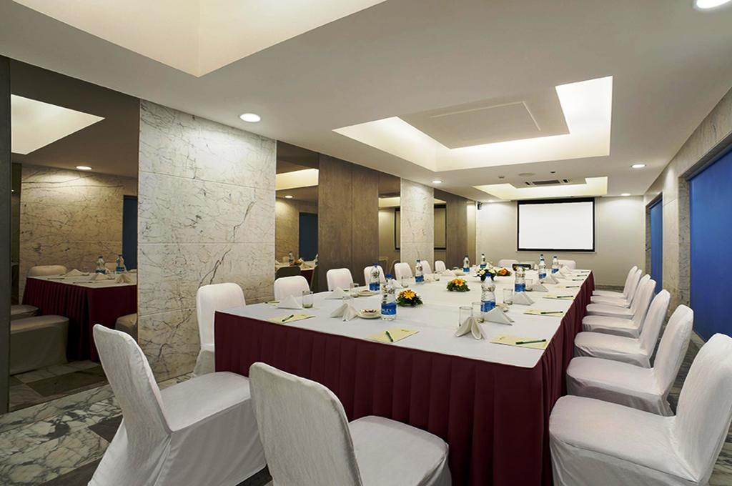 Hotel Radha Regent, Chennai Exterior foto