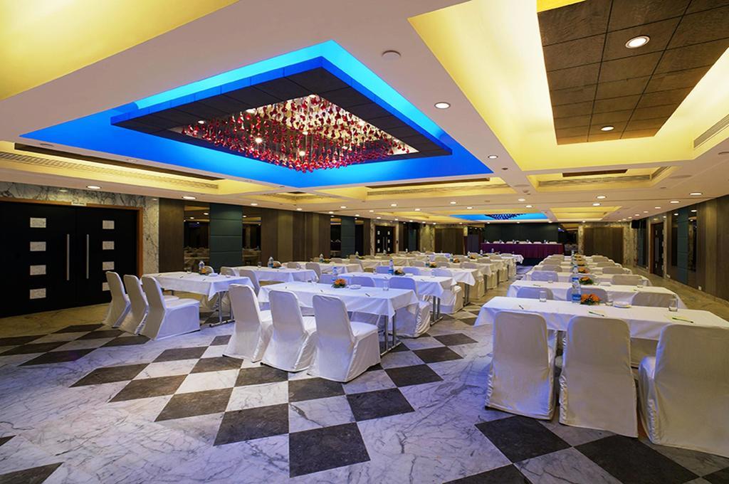 Hotel Radha Regent, Chennai Exterior foto
